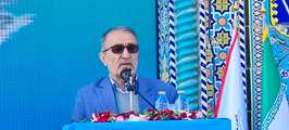 خانواده‌های شهدا چراغ نسل امروز هستند